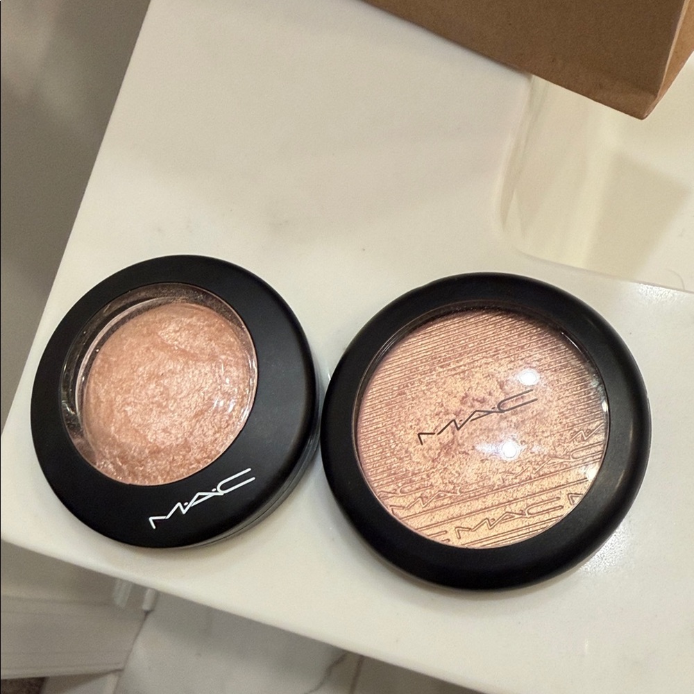 MAC Cosmetics Luminous Pearl Pink Highlighters Duo